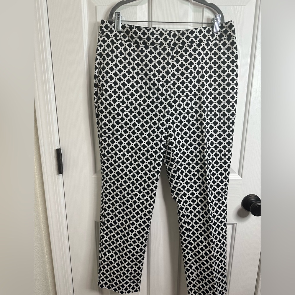 Dana Buchman Black and White Patterned Pants, Size 8 - Picture 5 of 10